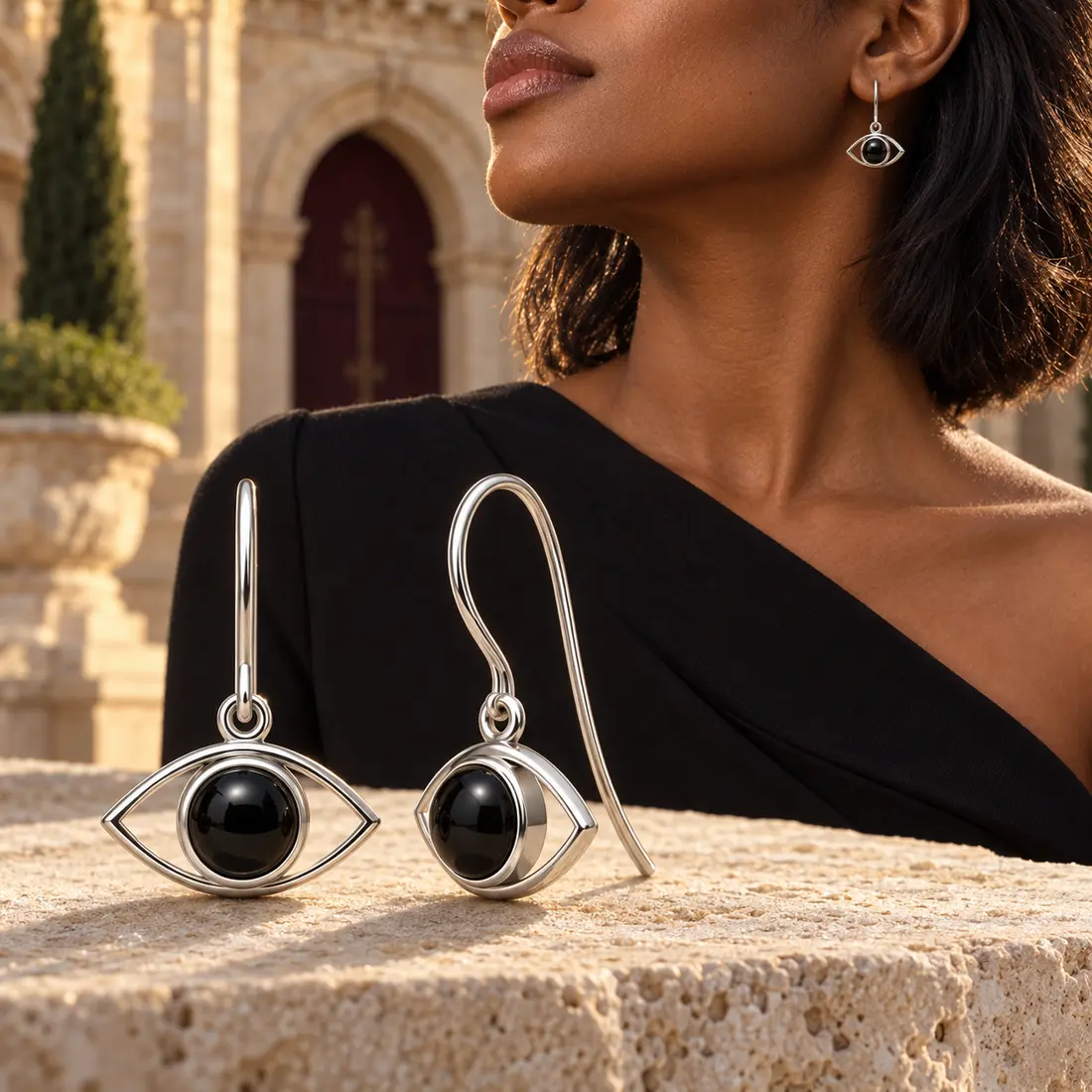 Eye Line Black Onyx earrings
